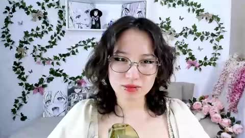 liasama online show from February 5, 2025, 2:40 am