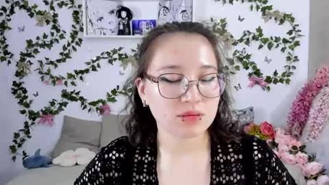 liasama online show from February 12, 2025, 2:14 am