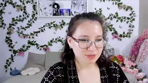 liasama online show from February 12, 2025, 5:15 am