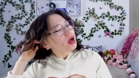 liasama online show from February 16, 2025, 11:59 pm