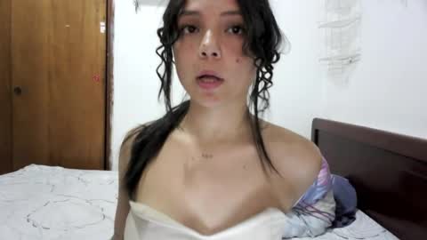 Snapshot of eilinangeel chatting on July 8, 2026, 4:28 am Danahia Angeel online show from July 8, 2026, 4:28 am