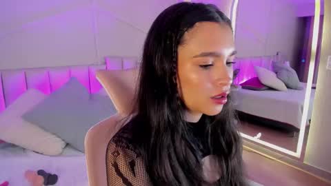 eimmy_bm online show from December 18, 2025, 7:42 pm