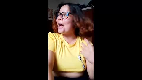 eimy_saenzz online show from April 11, 2026, 5:17 pm