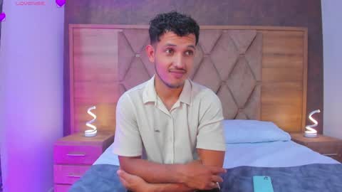 YG COUPLE online show from April 11, 2026, 8:13 pm