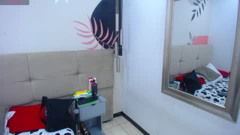 Eimyflorian online show from January 29, 2025, 6:18 pm