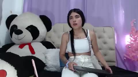 eimyy_rouse online show from December 21, 2025, 8:27 pm