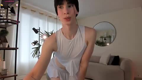 Einyel  online show from November 25, 2025, 8:20 pm