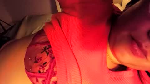 Snapshot of eireneninon chatting on November 5, 2025, 2:33 am Eirene online show from November 5, 2025, 2:33 am