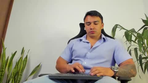 EITHAN CONOR online show from September 26, 2025, 2:26 am