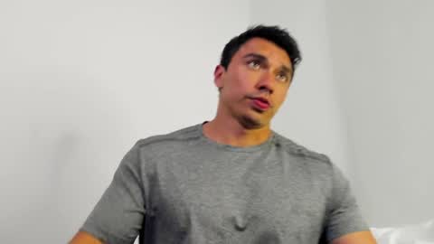 EITHAN CONOR online show from April 1, 2026, 2:34 am