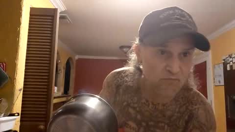 ThongLover6869 online show from May 9, 2026, 11:04 am
