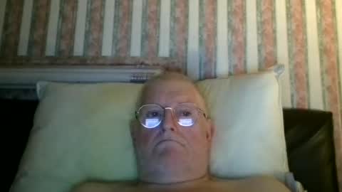 eketman1964 online show from October 11, 2025, 10:52 pm