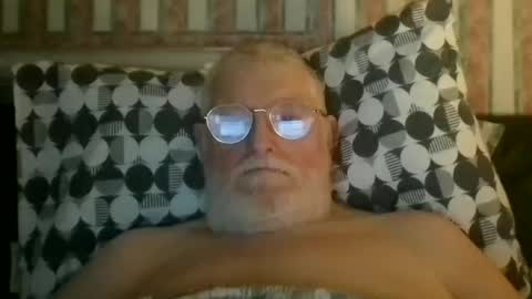 eketman1964 online show from January 5, 2026, 11:52 pm