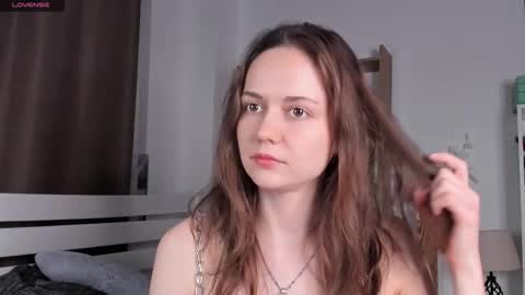 Elis 3 online show from December 21, 2025, 7:54 pm