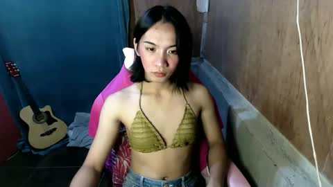 Snapshot of el_clovirr chatting on October 7, 2025, 7:49 am el_clovirr online show from October 7, 2025, 7:49 am