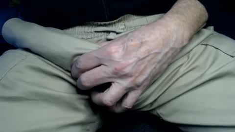 Snapshot of el_gato_lusty chatting on January 15, 2025, 12:58 pm el gato lusty online show from January 15, 2025, 12:58 pm