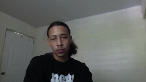 Instagram BelowAbajo online show from March 12, 2026, 7:53 pm