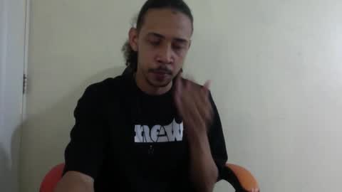 Instagram BelowAbajo online show from March 25, 2026, 2:28 am