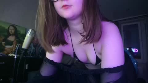 If you like it when I meow give me a thumbs up online show from February 14, 2025, 4:20 pm