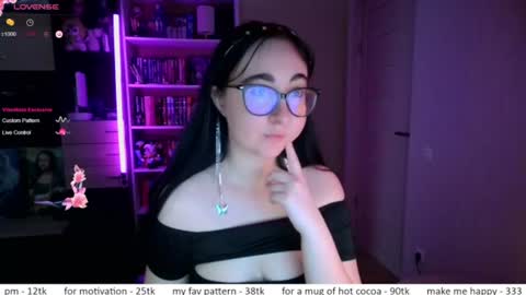 Snapshot of el_sweety chatting on July 1, 2026, 11:12 am If you like it when I meow give me a thumbs up online show from July 1, 2026, 11:12 am