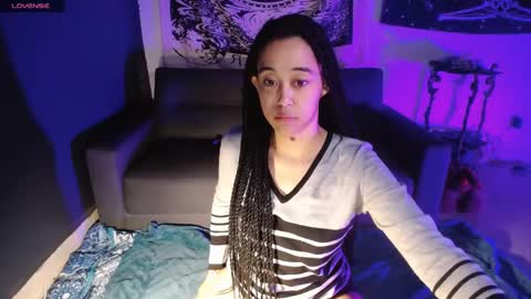 Ela  Help me reach 100 thumbs up online show from January 26, 2025, 5:34 am