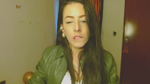 Snapshot of ela_3611 chatting on October 17, 2025, 2:15 am ela_3611 online show from October 17, 2025, 2:15 am