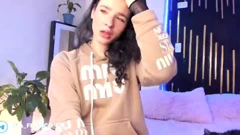 Elaia franco online show from June 28, 2026, 4:18 am