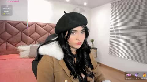 Elaia online show from January 14, 2026, 3:56 am