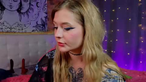 Lina online show from February 18, 2025, 10:58 pm