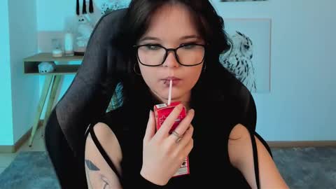 Your sweet girl online show from March 11, 2025, 7:36 pm