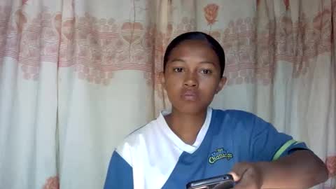 elaliealdy online show from April 19, 2026, 7:40 am