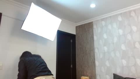 elamurray online show from November 5, 2025, 11:21 am