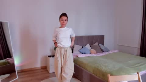 Snapshot of elannand chatting on May 14, 2026, 6:42 am ELA 3 online show from May 14, 2026, 6:42 am