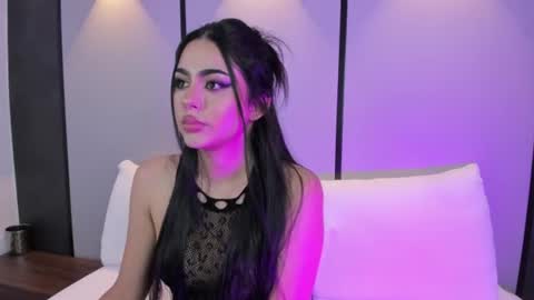 Snapshot of elara_bloom_ chatting on June 11, 2026, 3:15 am elara_bloom_ online show from June 11, 2026, 3:15 am