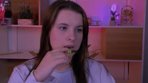 Elara online show from November 3, 2025, 7:37 pm