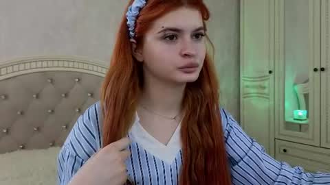 Snapshot of elariscrowe chatting on June 14, 2026, 7:43 am elariscrowe online show from June 14, 2026, 7:43 am