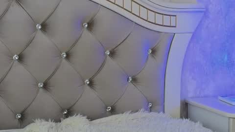 Snapshot of elariscrowe chatting on June 19, 2026, 7:34 am elariscrowe online show from June 19, 2026, 7:34 am