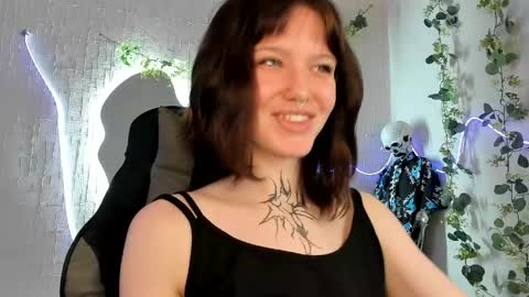 elastikiss online show from April 15, 2026, 7:48 am