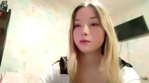 MIa online show from March 19, 2026, 8:29 am