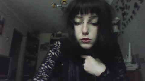 Snapshot of elaynetanton chatting on May 13, 2026, 4:15 pm Lia online show from May 13, 2026, 4:15 pm