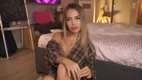 Eleanora online show from March 6, 2026, 6:37 pm