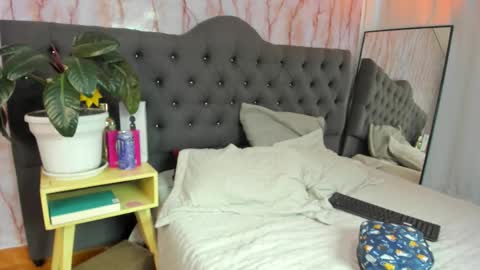 Elecktra online show from November 5, 2025, 8:09 pm