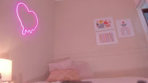 ELECTRA online show from February 12, 2026, 6:36 pm