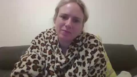 electric_lacey2 online show from September 21, 2025, 10:00 pm