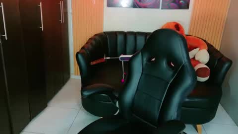 electrogoddess online show from October 23, 2025, 4:34 am