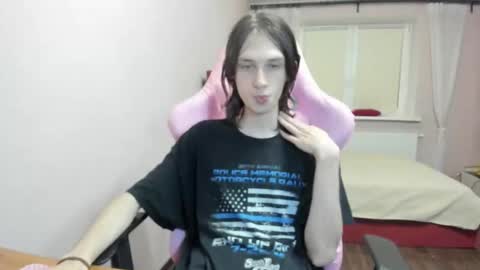 eleganc3 online show from September 26, 2025, 9:41 pm