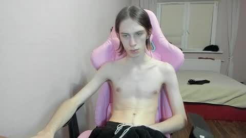 eleganc3 online show from November 14, 2025, 7:12 pm