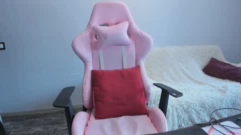 eleganc3 online show from February 6, 2026, 7:02 am