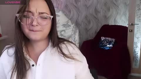 Snapshot of elegant_audacity chatting on December 7, 2024, 10:45 am Rachel online show from December 7, 2024, 10:45 am