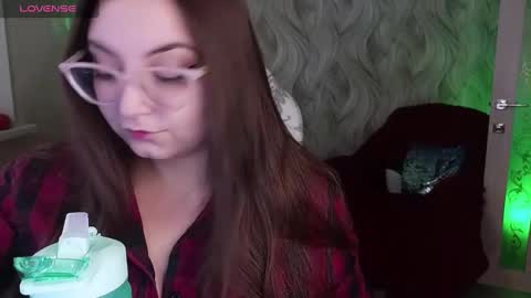 Snapshot of elegant_audacity chatting on December 17, 2024, 6:56 am Rachel online show from December 17, 2024, 6:56 am